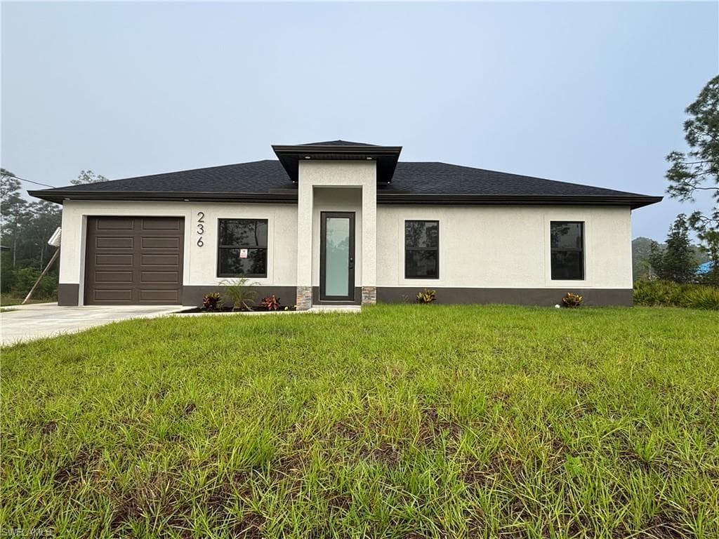 236 Nashua AVE LEHIGH ACRES, FL 33974