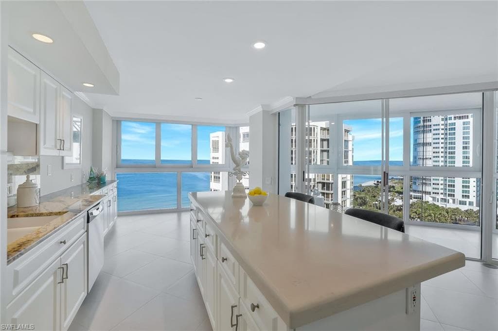 4041 Gulf Shore BLVD N 1403 NAPLES, FL 34103