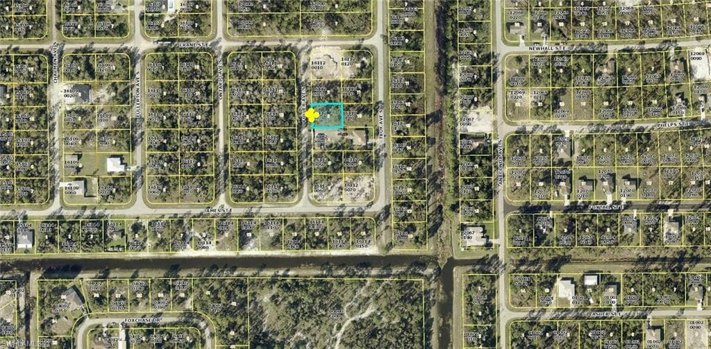847 Fuller AVE S LEHIGH ACRES, FL 33974