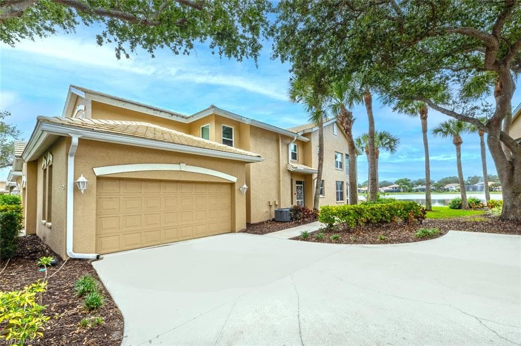 24724 Lakemont Cove LN 102 BONITA SPRINGS, FL 34134