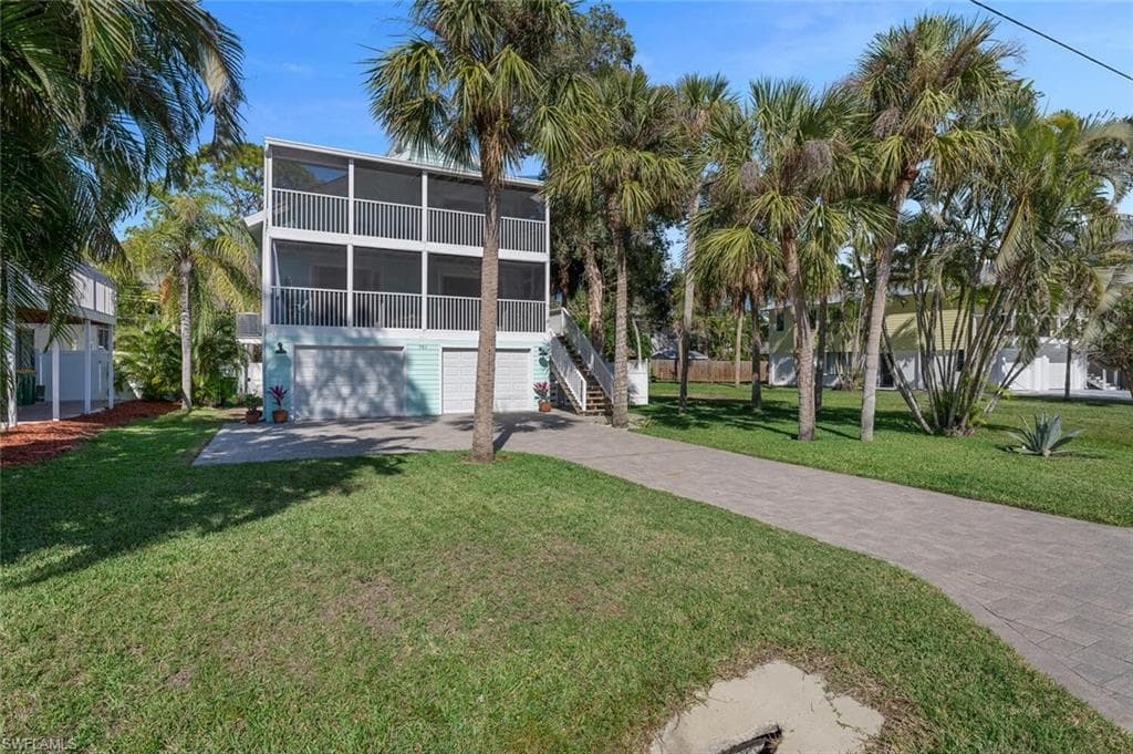 751 Glendale AVE NAPLES, FL 34110