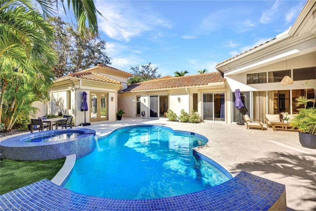 1088 Grand Isle DR NAPLES, FL 34108