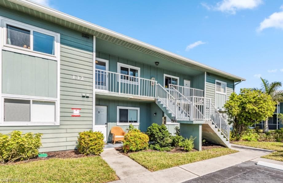 132 Cypress WAY E 207 NAPLES, FL 34110