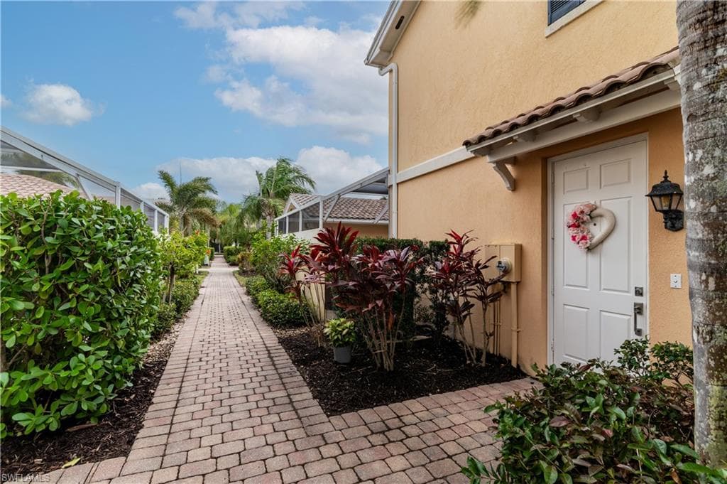 8102 Chianti LN NAPLES, FL 34114