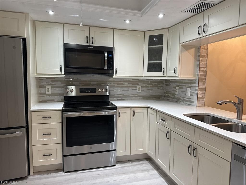 11170 Caravel CIR 103 FORT MYERS, FL 33908