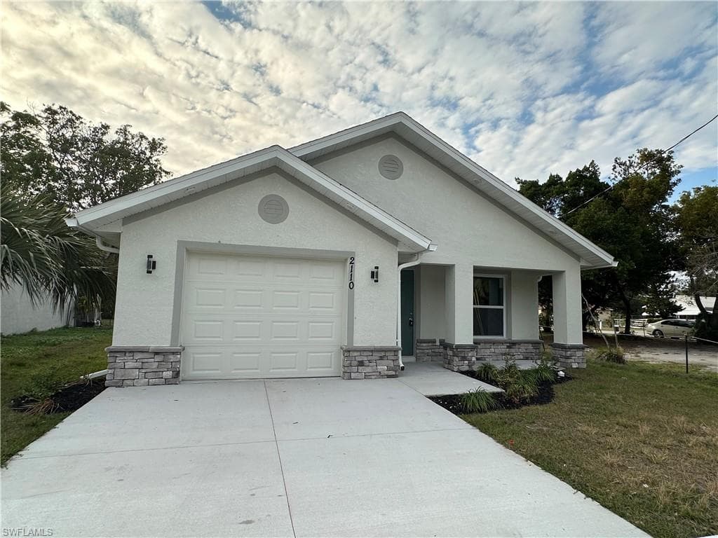 2110 Palm AVE FORT MYERS, FL 33916