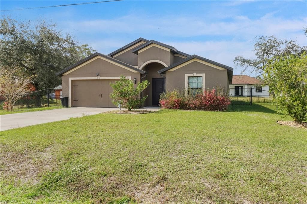 92 Blackstone DR FORT MYERS, FL 33913
