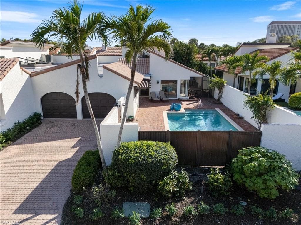 549 Tierra Mar LN W 37 NAPLES, FL 34108