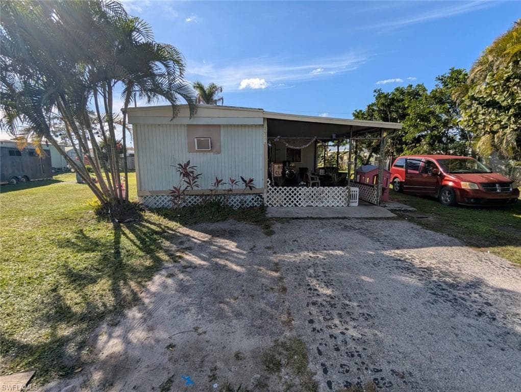 20234 Luettich LN ESTERO, FL 33928