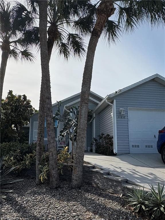 11652 Pawley AVE BONITA SPRINGS, FL 34135