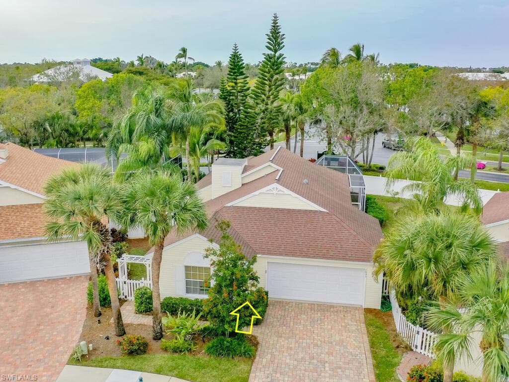1033 Silverstrand DR NAPLES, FL 34110