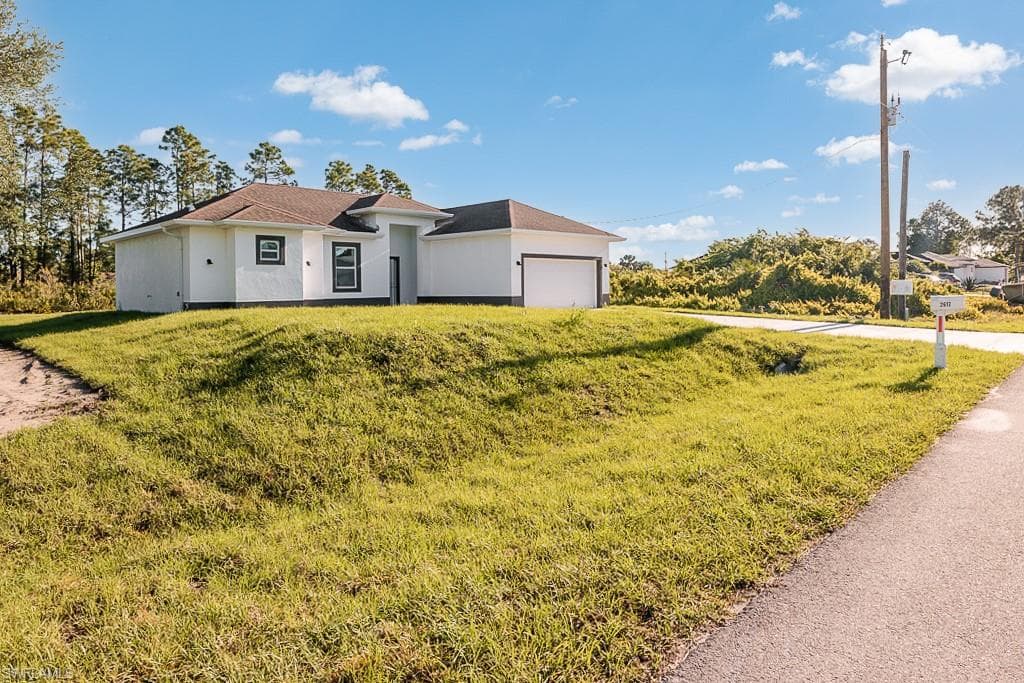 3013 30th ST W LEHIGH ACRES, FL 33971