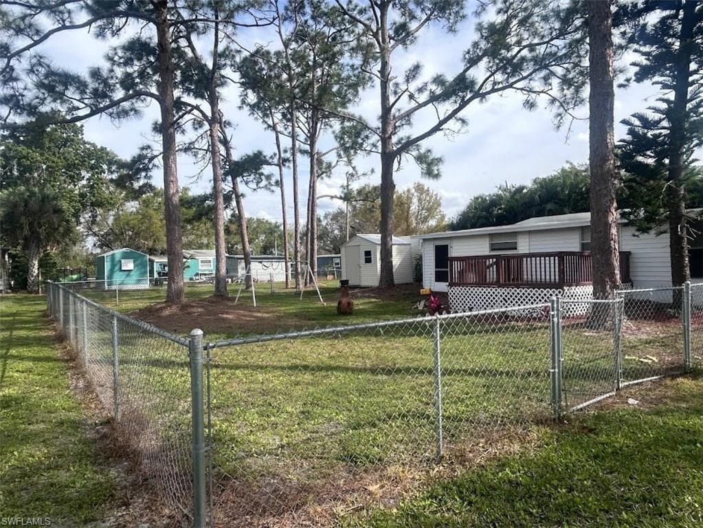 18400 Ace RD NORTH FORT MYERS, FL 33917