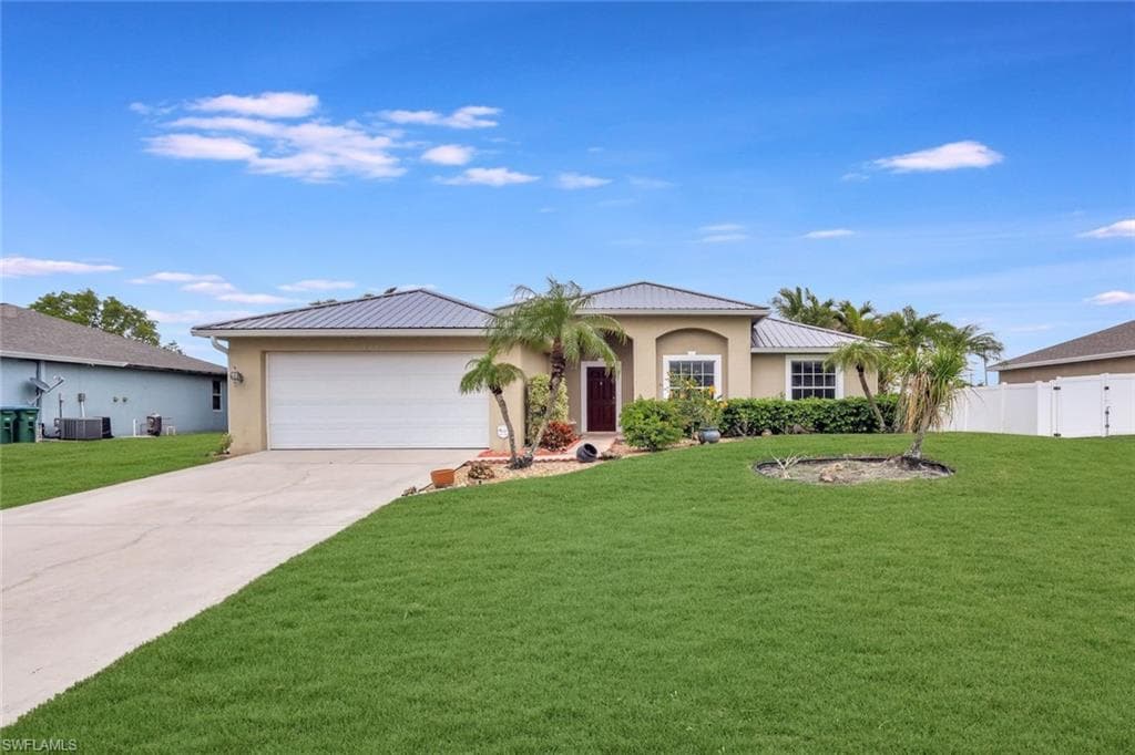2113 SW 8th PL CAPE CORAL, FL 33991