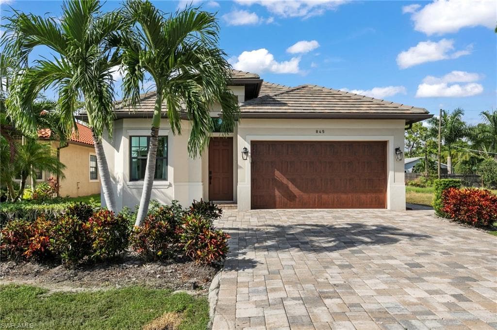 845 101st AVE N NAPLES, FL 34108