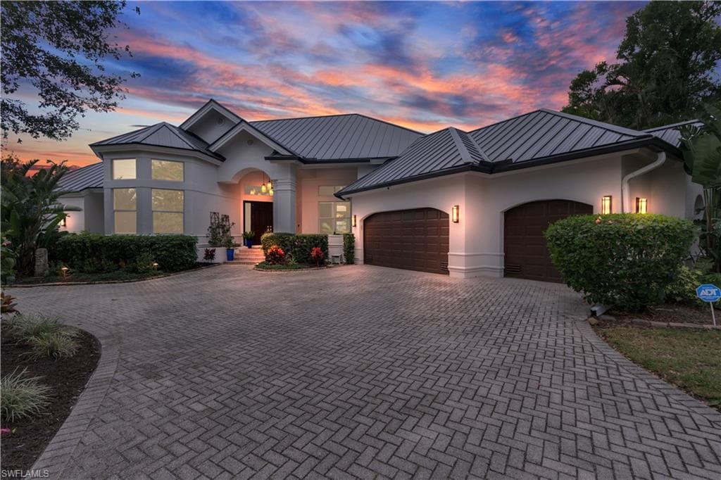 2806 Valencia WAY FORT MYERS, FL 33901
