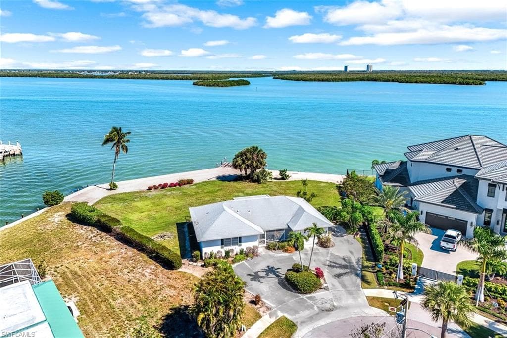 980 Iris CT MARCO ISLAND, FL 34145