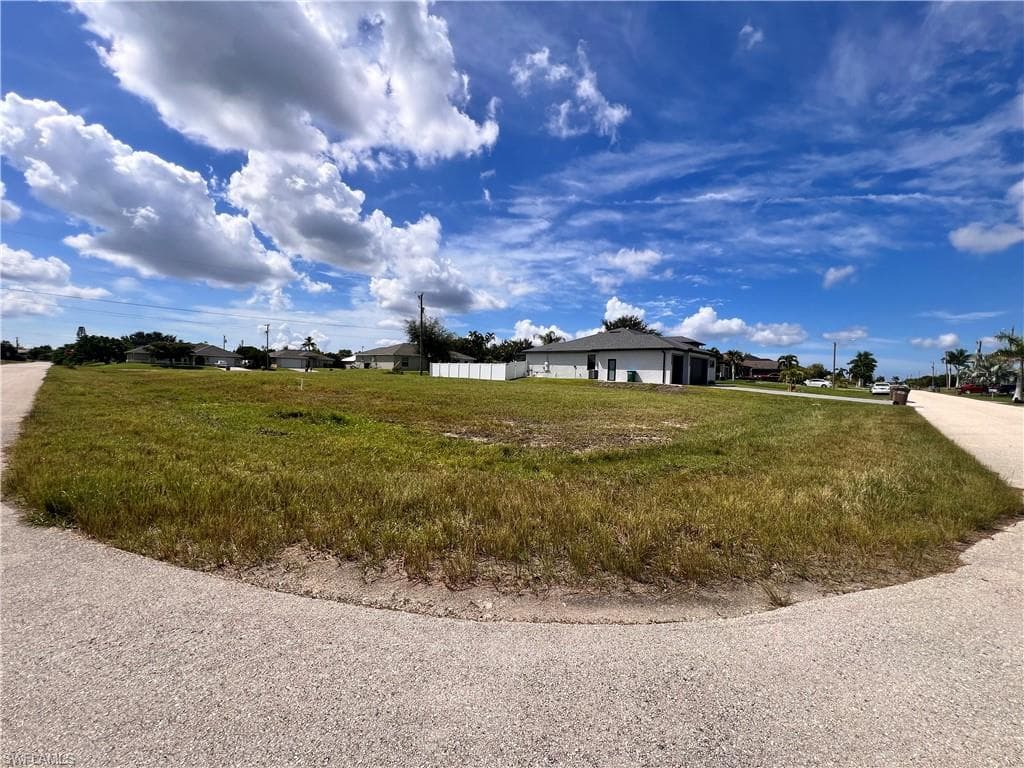 1402 SW 13th ST CAPE CORAL, FL 33991