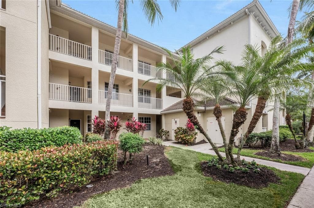 1886 Tarpon Bay DR S 102 NAPLES, FL 34119