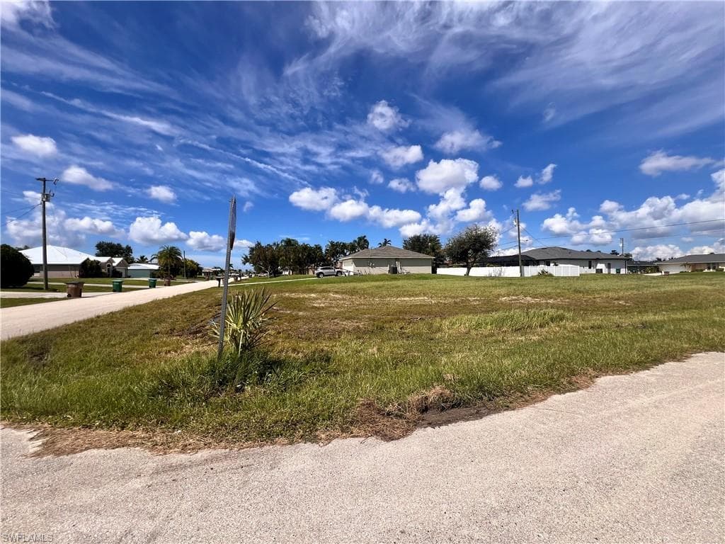 1401 SW 13th TER CAPE CORAL, FL 33991