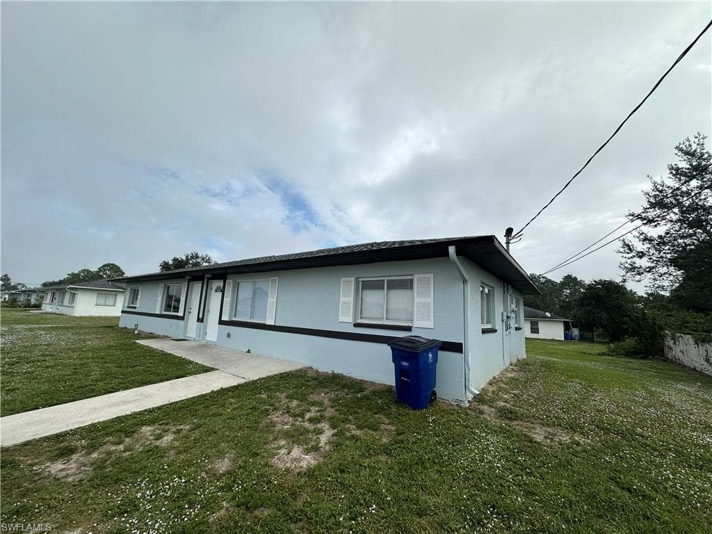 137-139 Gordon AVE S 139 LEHIGH ACRES, FL 33973