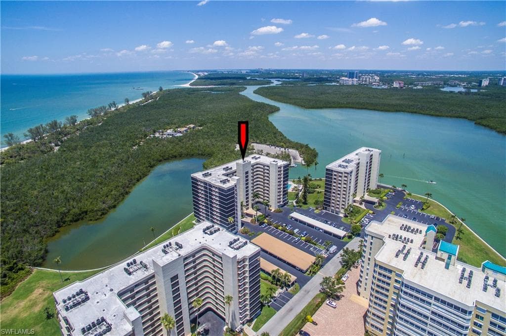 15 Bluebill AVE 304 NAPLES, FL 34108