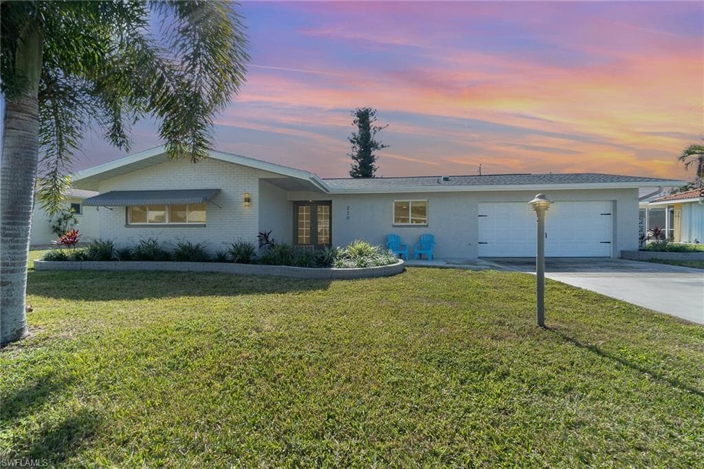 220 SE 46th ST CAPE CORAL, FL 33904