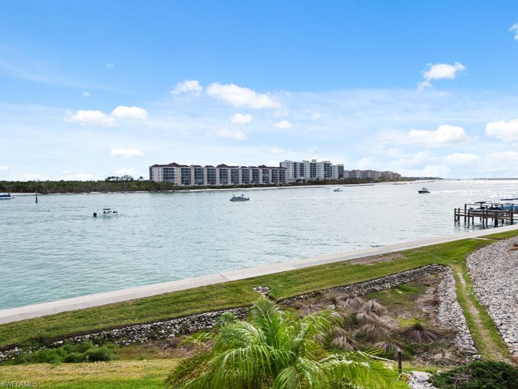110 La Peninsula BLVD 110 NAPLES, FL 34113