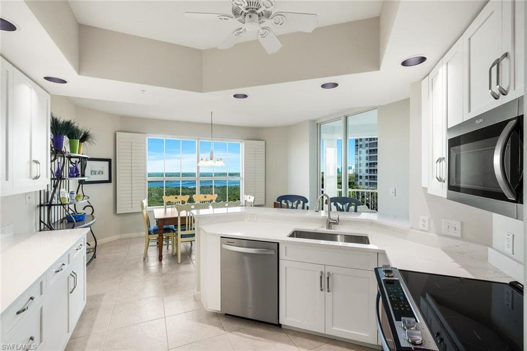 325 Dunes BLVD 605 NAPLES, FL 34110
