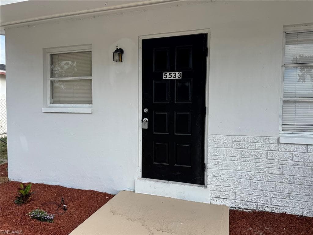 5533 7th AVE FORT MYERS, FL 33907