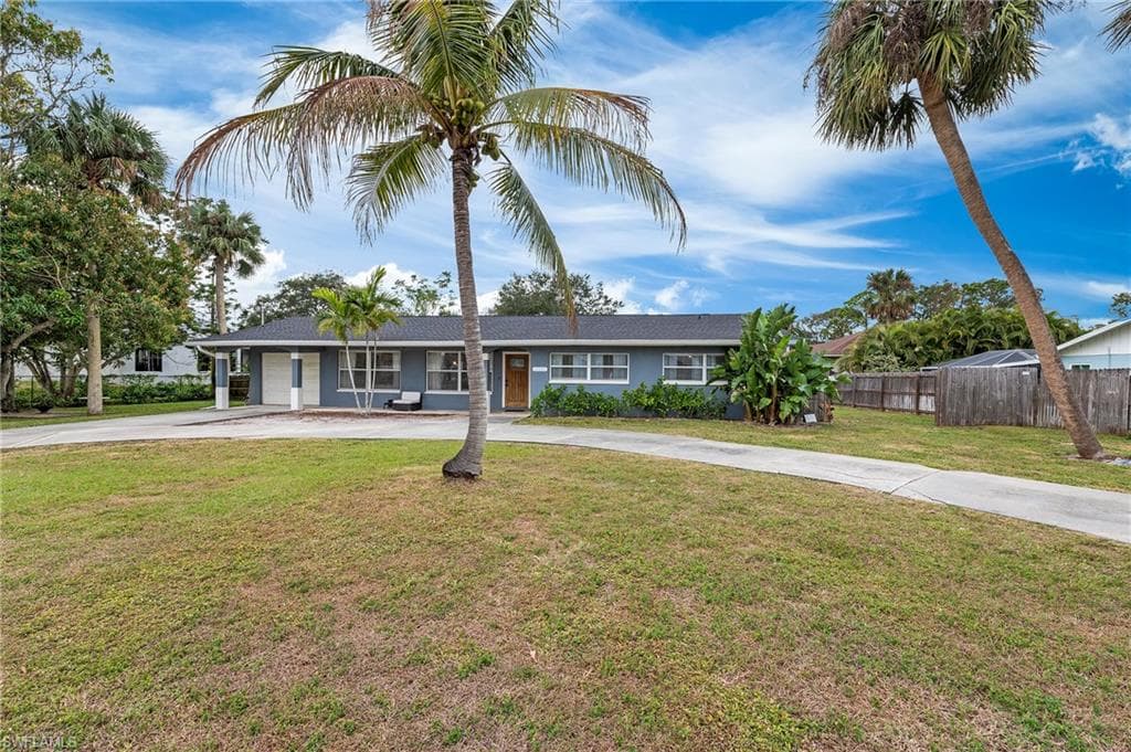 27200 Lavinka ST BONITA SPRINGS, FL 34135