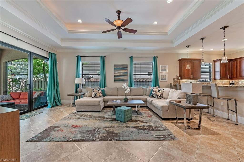582 110th AVE N NAPLES, FL 34108
