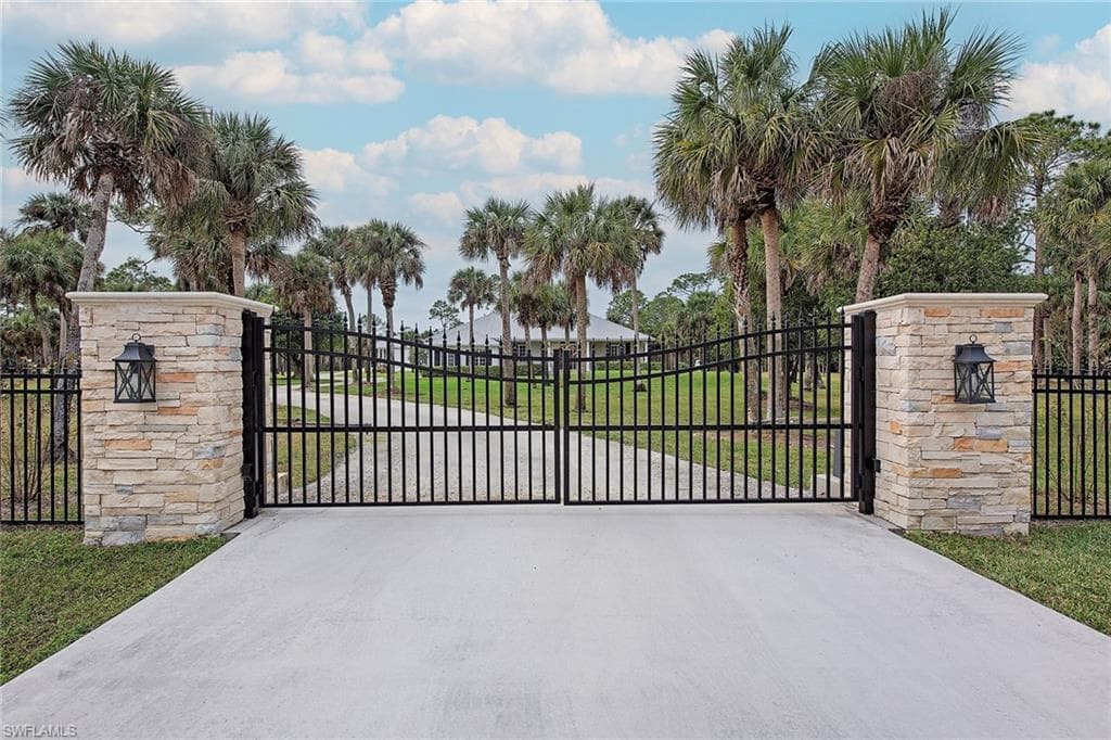 775 3rd ST NW NAPLES, FL 34120