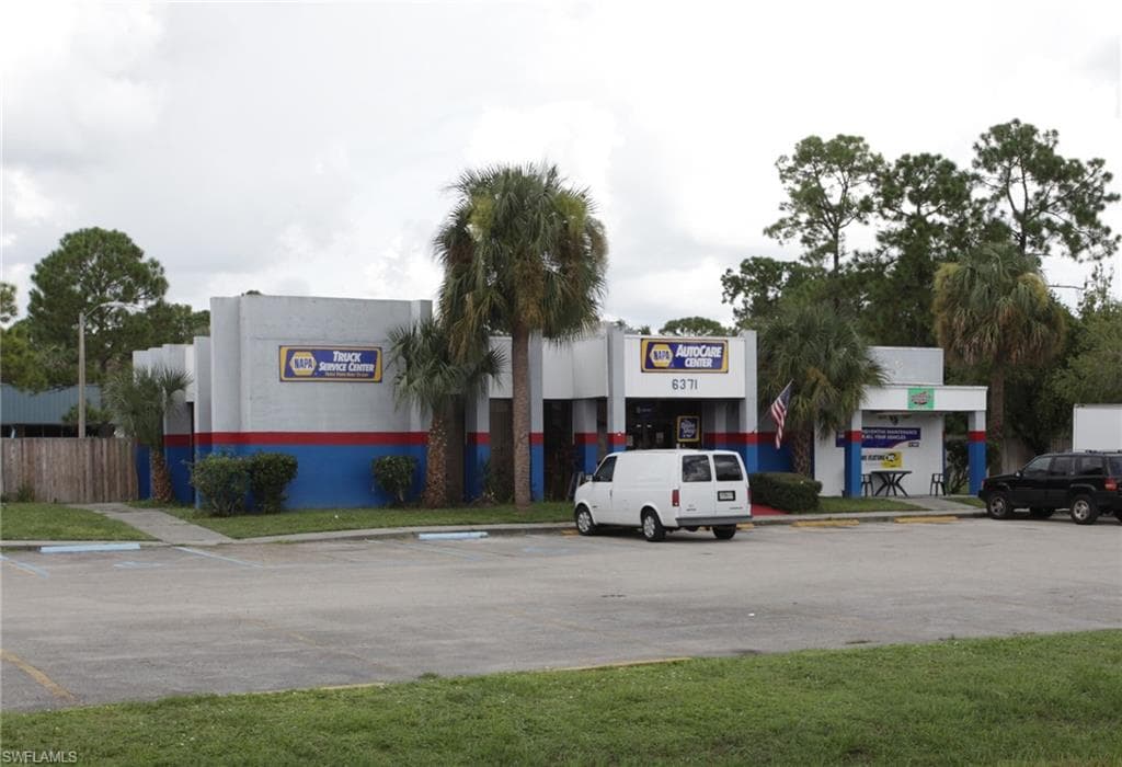 6371 Bayshore RD NORTH FORT MYERS, FL 33917