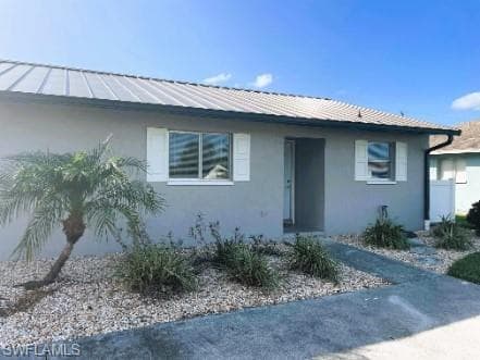 636 SE 13th AVE CAPE CORAL, FL 33990