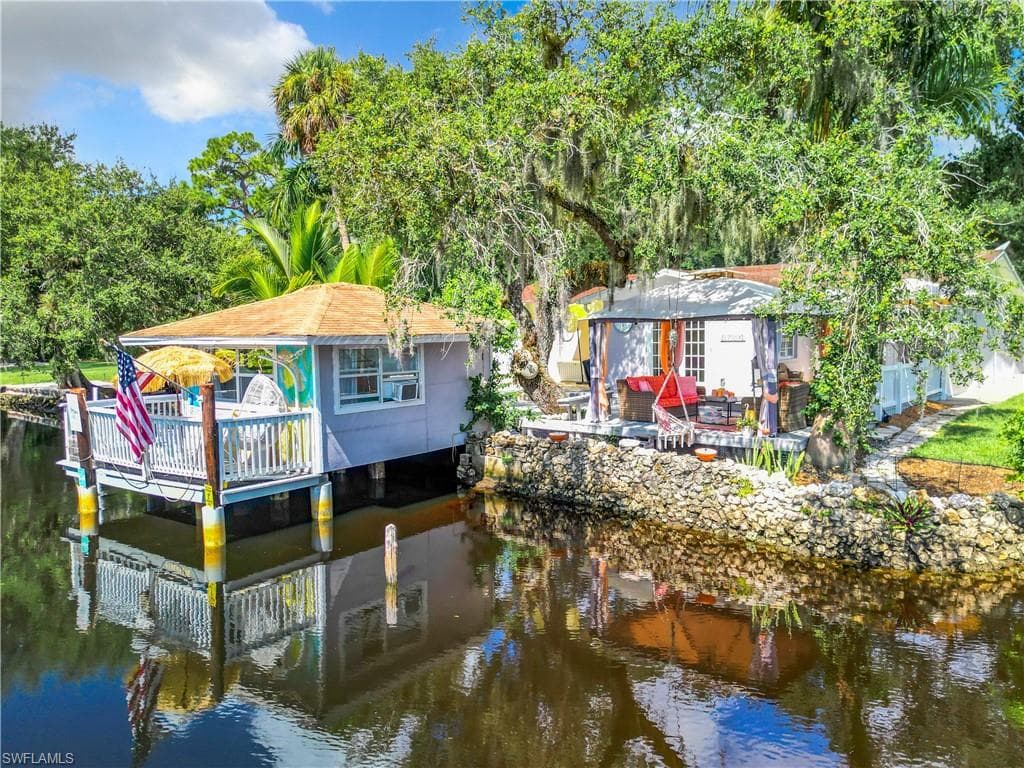 27291 Riverside DR BONITA SPRINGS, FL 34135