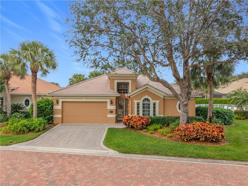 2325 Island Cove CIR NAPLES, FL 34109
