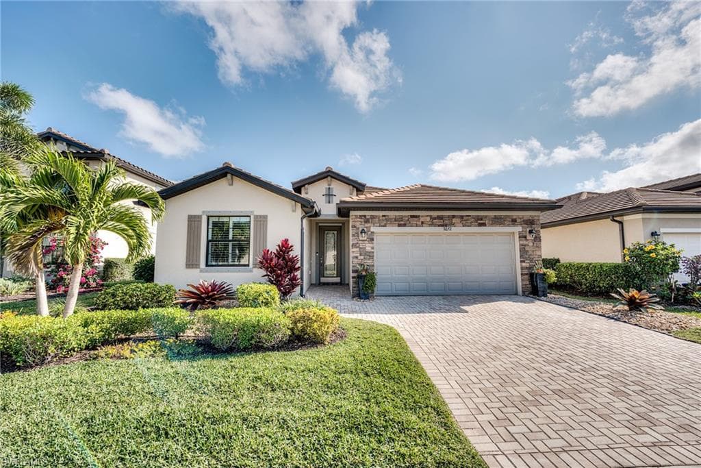9272 Shadow Oak LN NAPLES, FL 34120