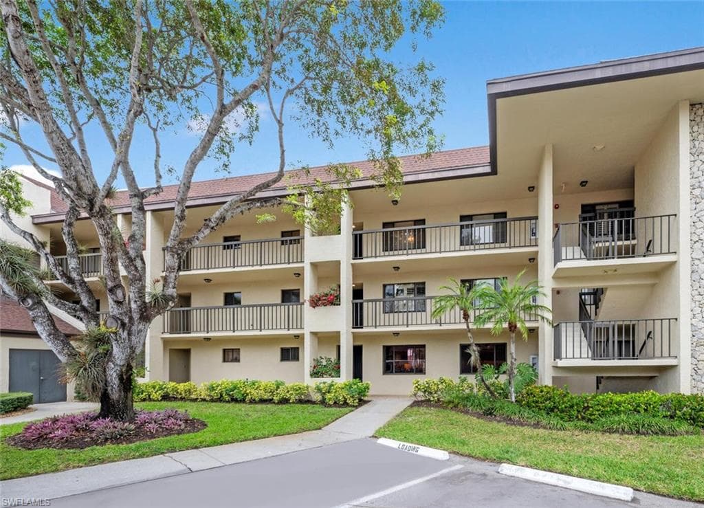 415 Augusta BLVD 311 NAPLES, FL 34113