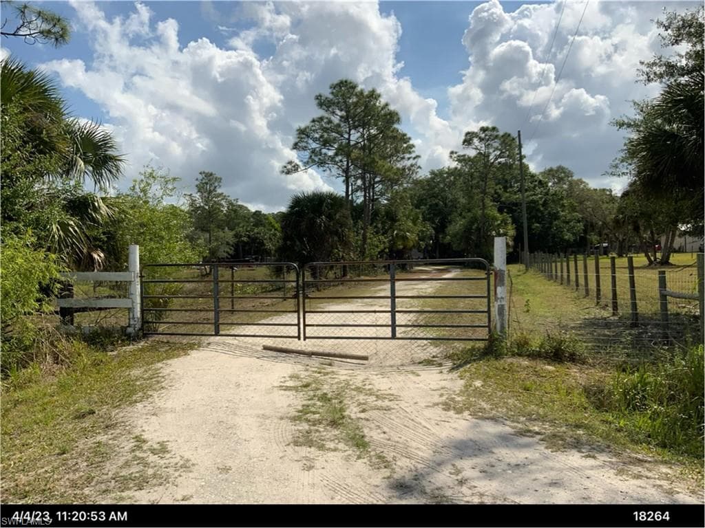 3675 Pioneer 10th ST CLEWISTON, FL 33440
