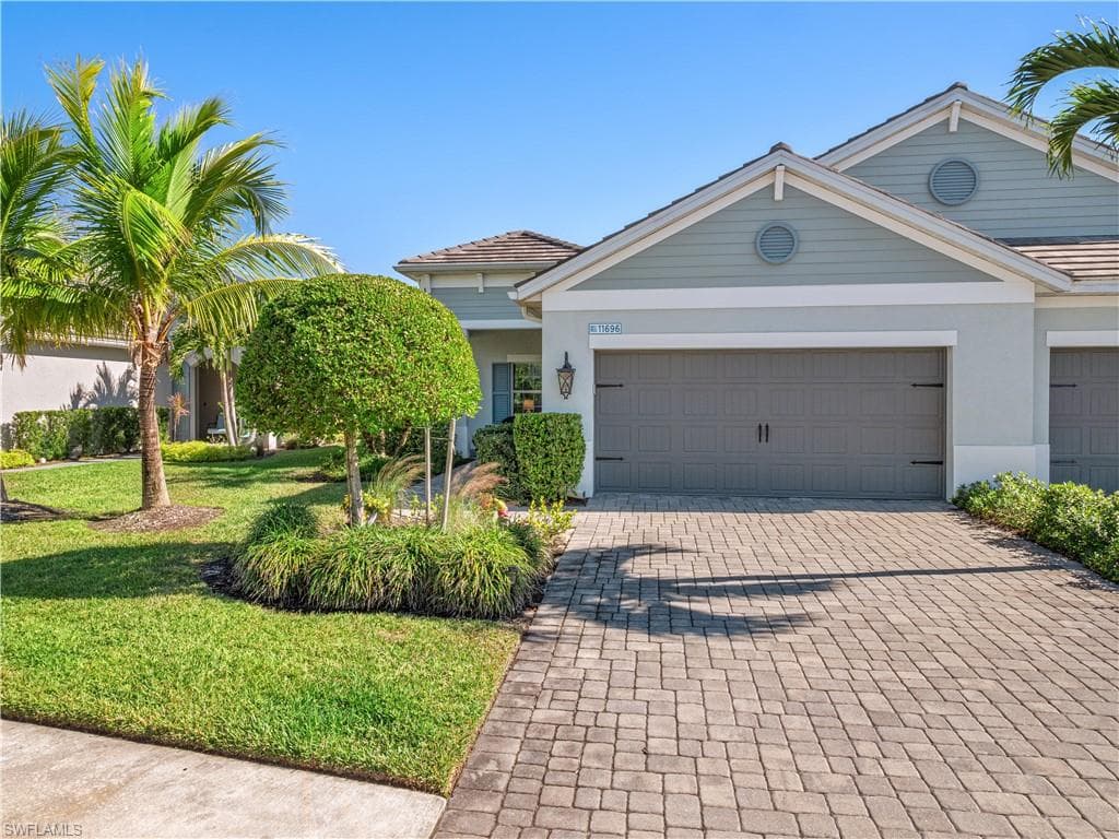 11696 Solano DR FORT MYERS, FL 33966