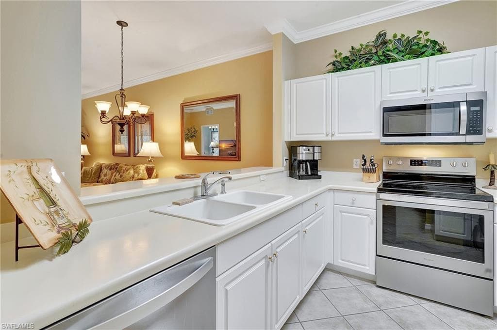 19400 Cromwell CT 206 FORT MYERS, FL 33912