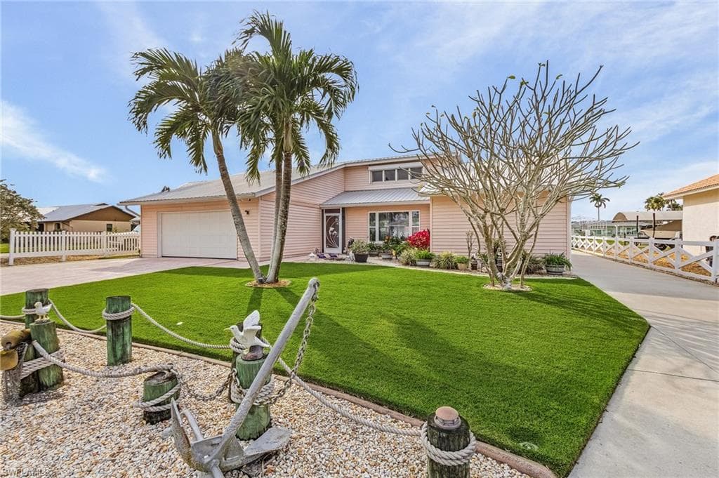 2197 Isle Of Pines AVE FORT MYERS, FL 33905