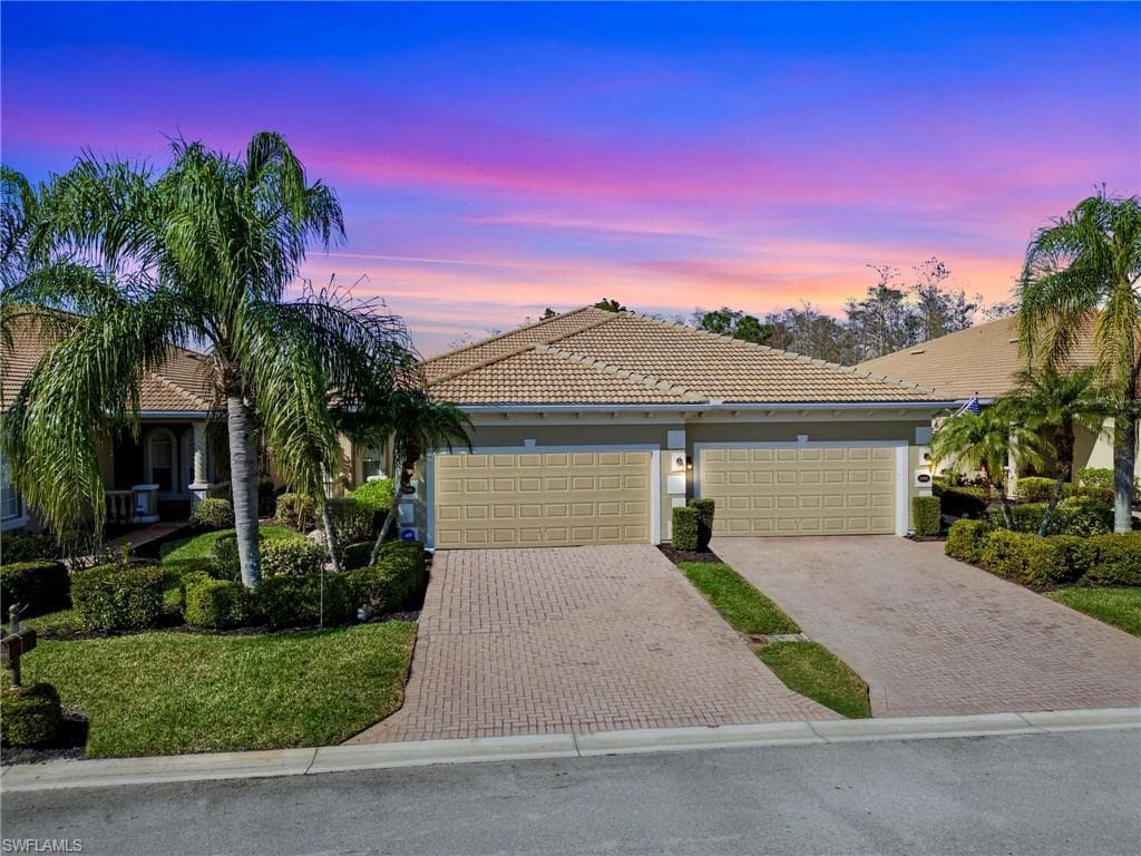 21090 Cosenza CT ESTERO, FL 33928