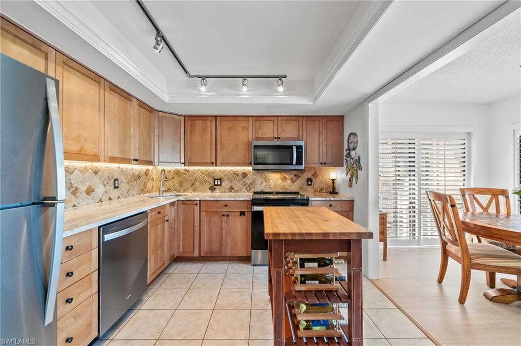 426 Meadowlark LN 426B NAPLES, FL 34105