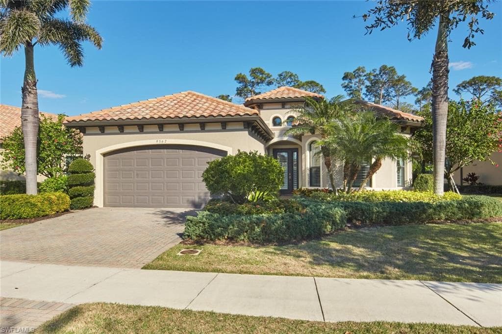 9367 Isla Bella CIR BONITA SPRINGS, FL 34135