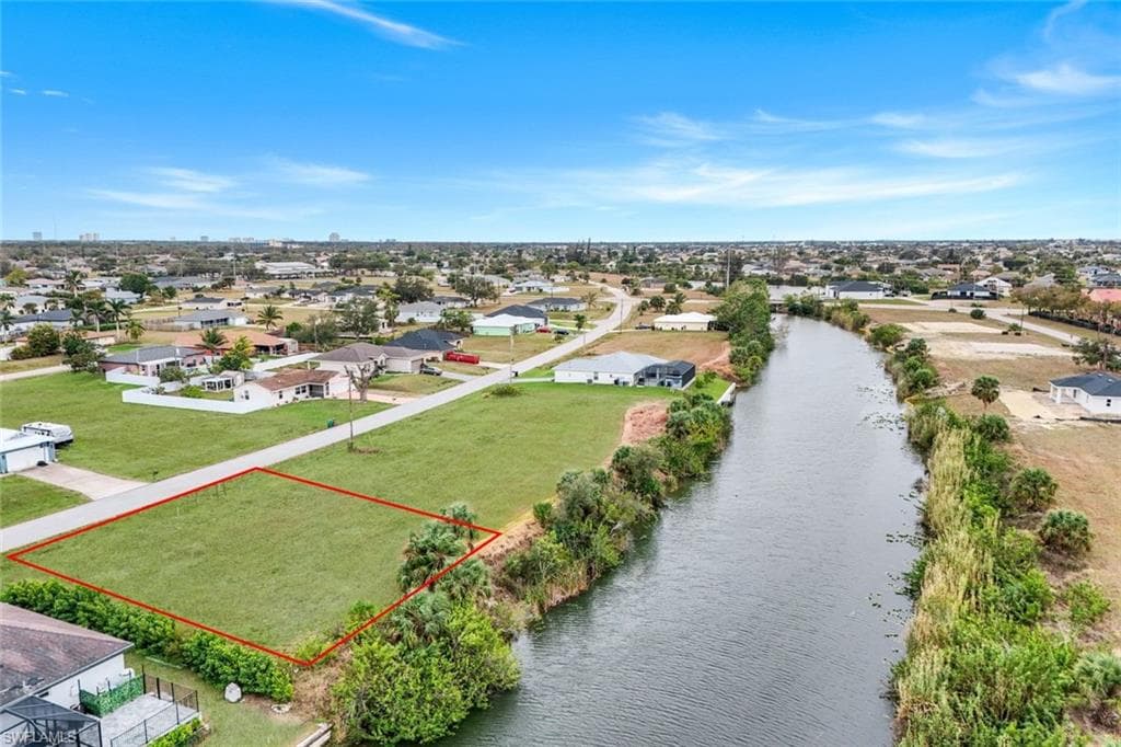 2526 NE 19th PL CAPE CORAL, FL 33909