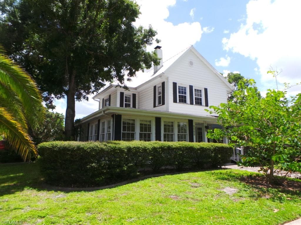 2703 McGregor BLVD FORT MYERS, FL 33901