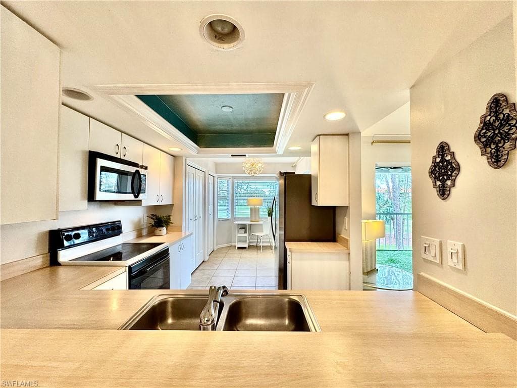 7340 Glenmoor LN 3204 NAPLES, FL 34104
