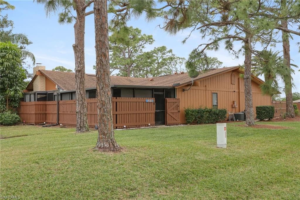 5608 Foxlake DR NORTH FORT MYERS, FL 33917